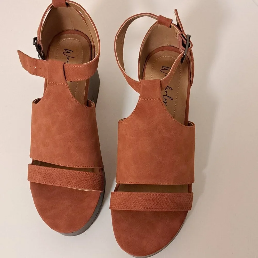 Wonderly Emilia Platform Sandals Misses Size 9